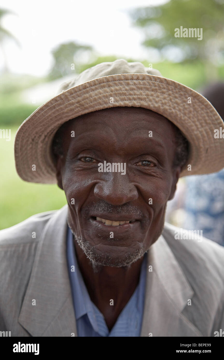 UGANDA-Mann von Kangulumira, Kayunga Bezirk. Foto: SEAN SPRAGUE Stockfoto