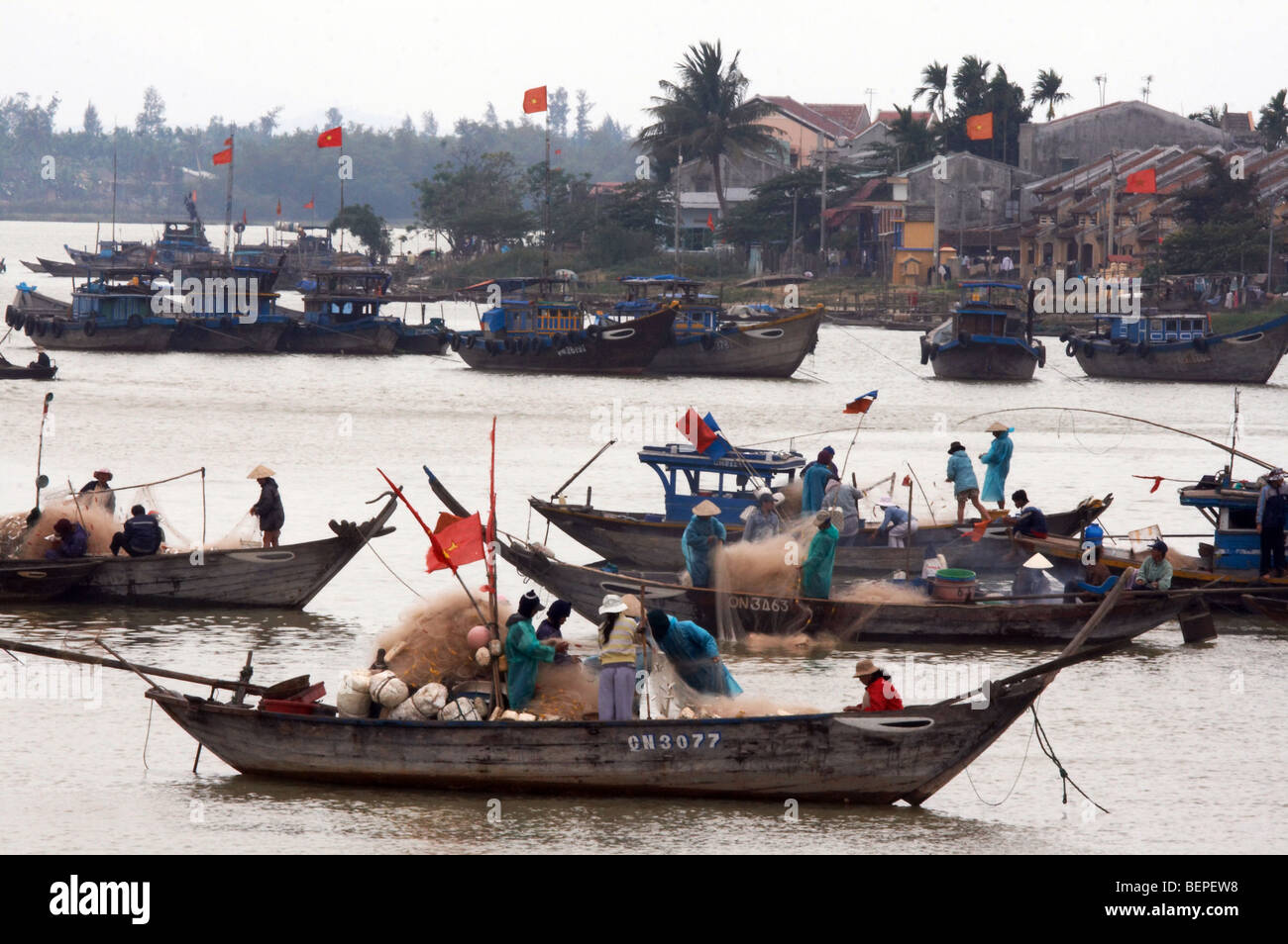 VIETNAM-Fischerei Baots Hoi An. Fotos von SEAN SPRAGUE Stockfoto