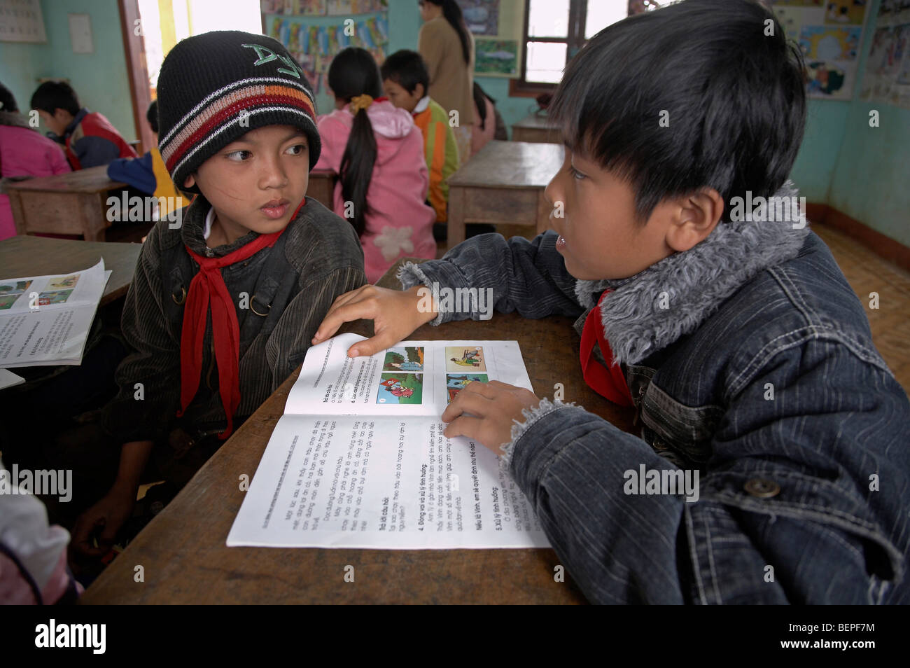 VVIETNAM Mine oder Blindgänger Risiko Bildungsprogramm in Tan Hop Grundschule in Quang Tri Provinz. Stockfoto