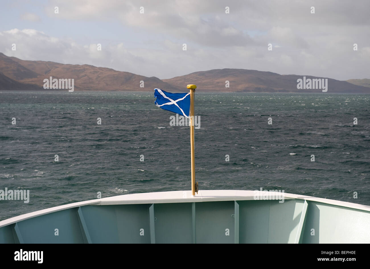 schottische Flagge auf der Fähre, Sound of Islay, Schottland Stockfoto