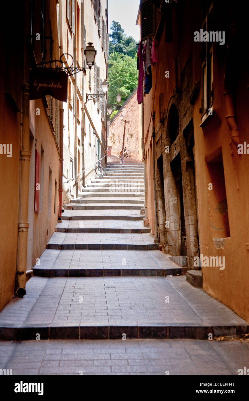 Seitenstraße in Nizza Stockfoto