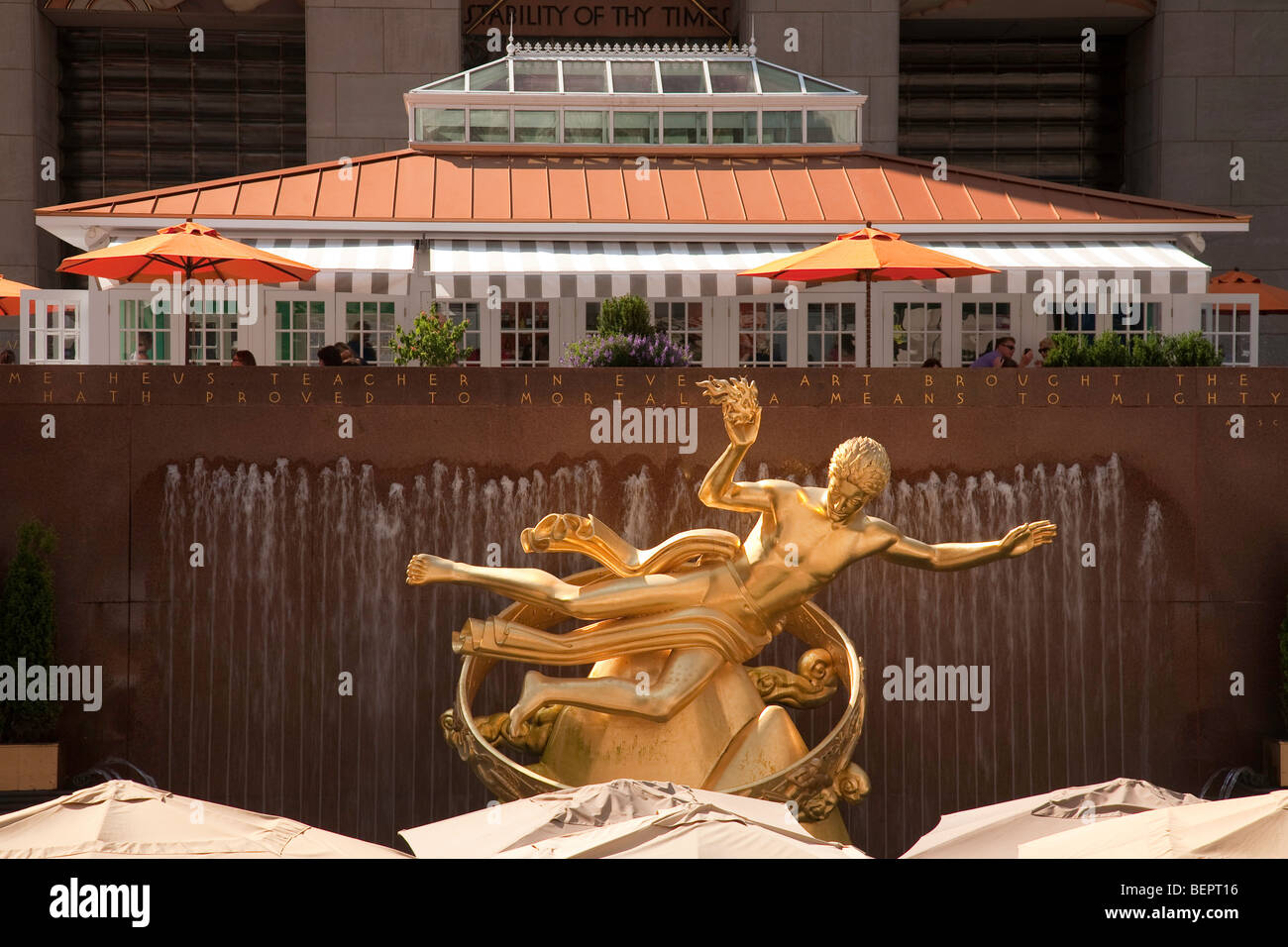 Prometheus-Skulptur im Rockefeller Center, New York Stockfoto