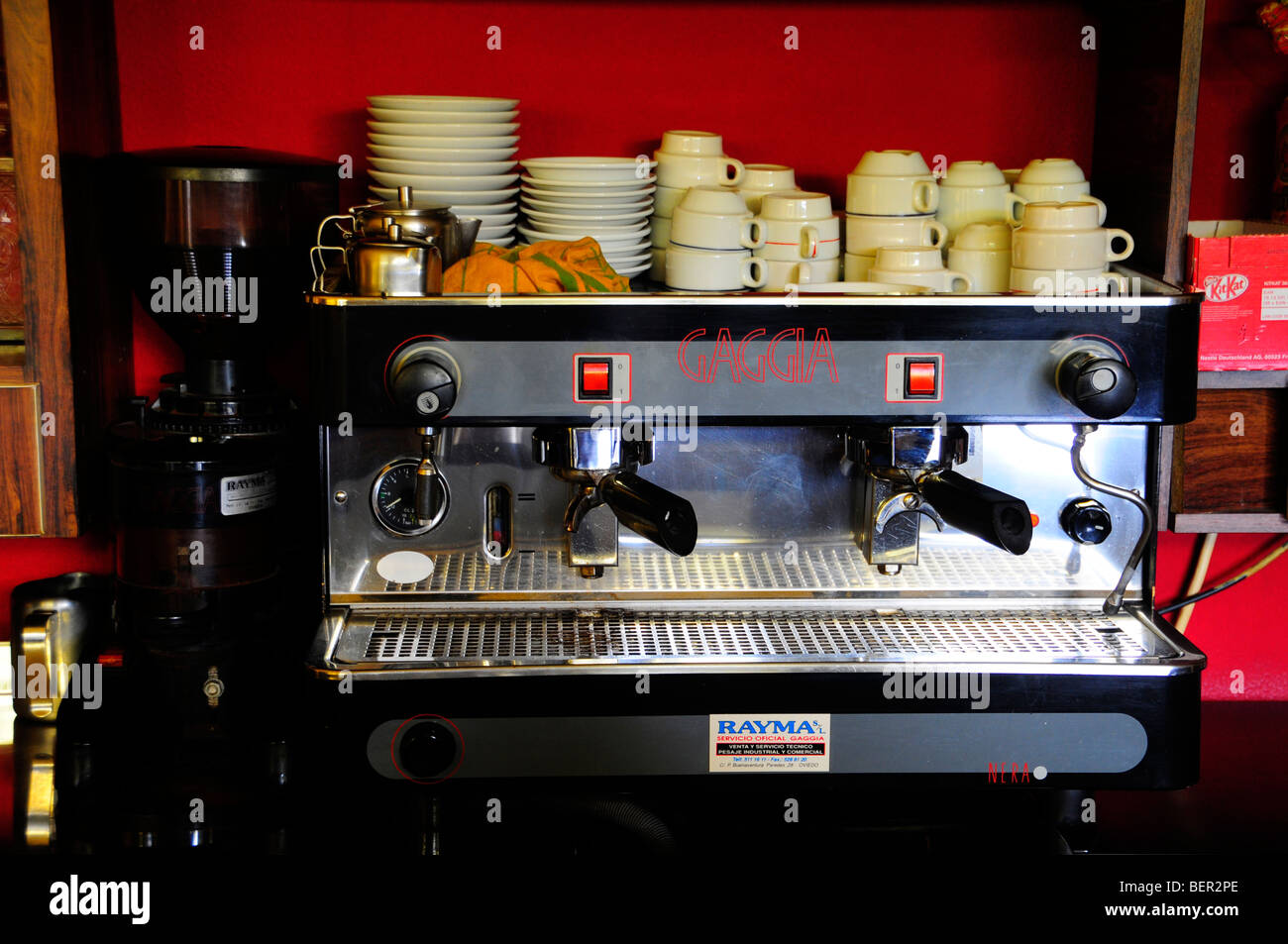 Kaffeemaschine in einer Cafeteria in Spanien Stockfoto