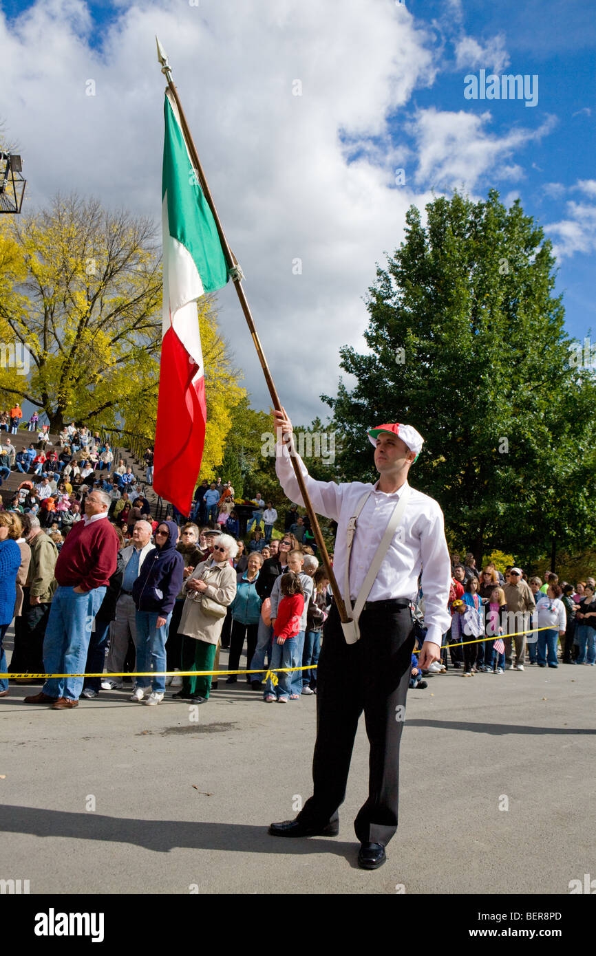 Fahnenträger bei Columbus Day Parade, Albany, New York Stockfoto