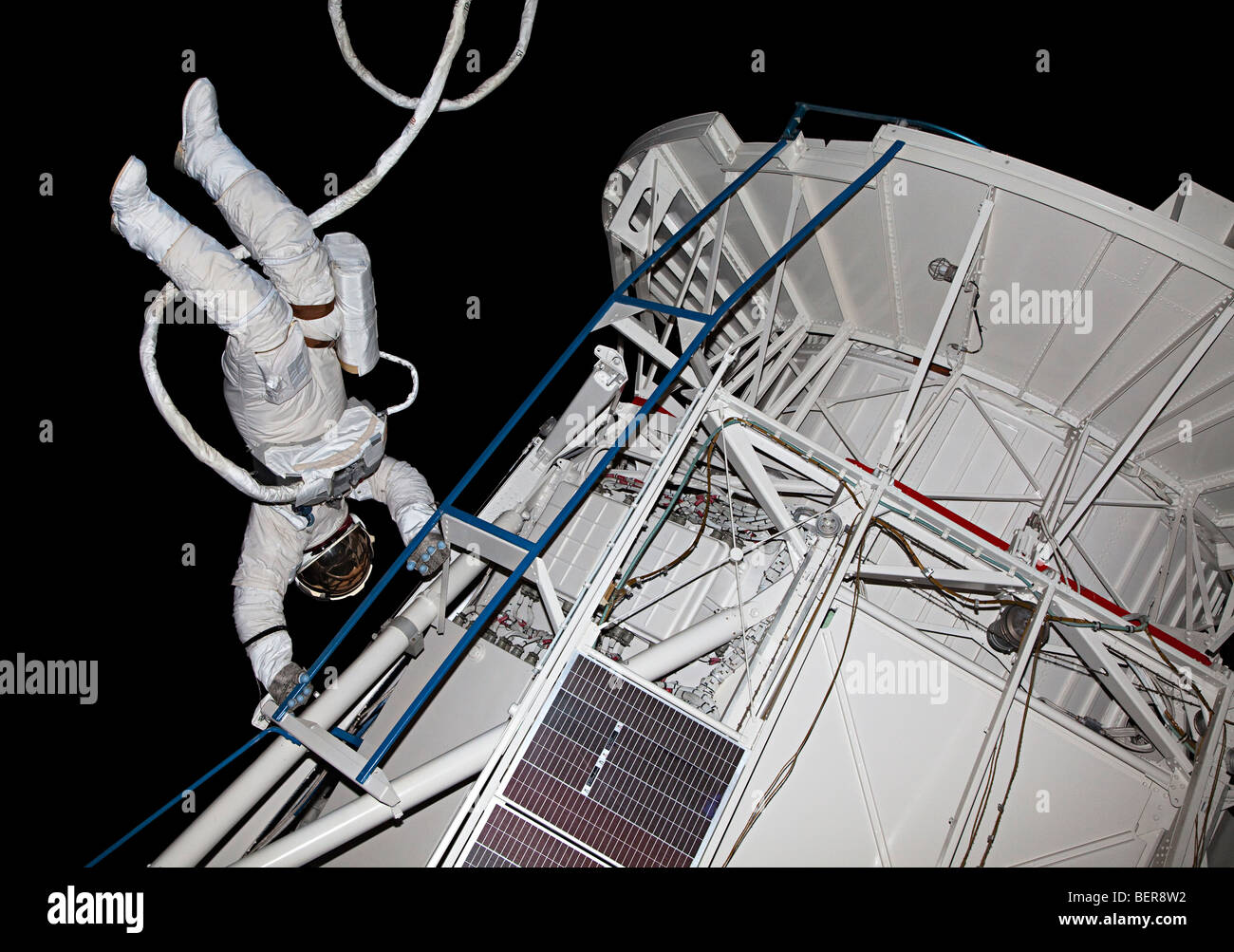 Astronaut auf Raumweg außerhalb Weltraumlabor im Museum Ausstellung NASA Space Center Houston Texas USA Stockfoto