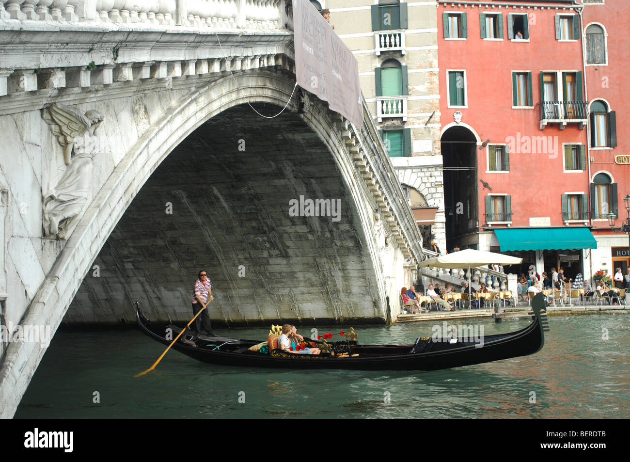 Liebhaber in einer Gondel, Venedig, Italien Stockfoto