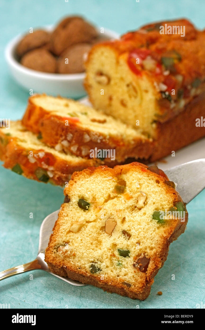 Pflaumenkuchen mit Walnüssen. Rezept zur Verfügung. Stockfoto