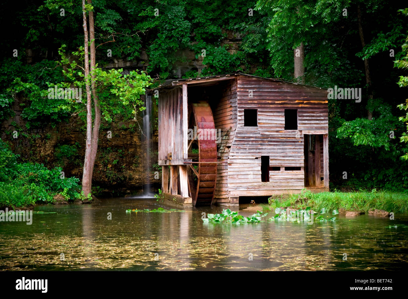 Fallenden Federn Grist Mill, in den Missouri Ozarks Stockfotografie Alamy