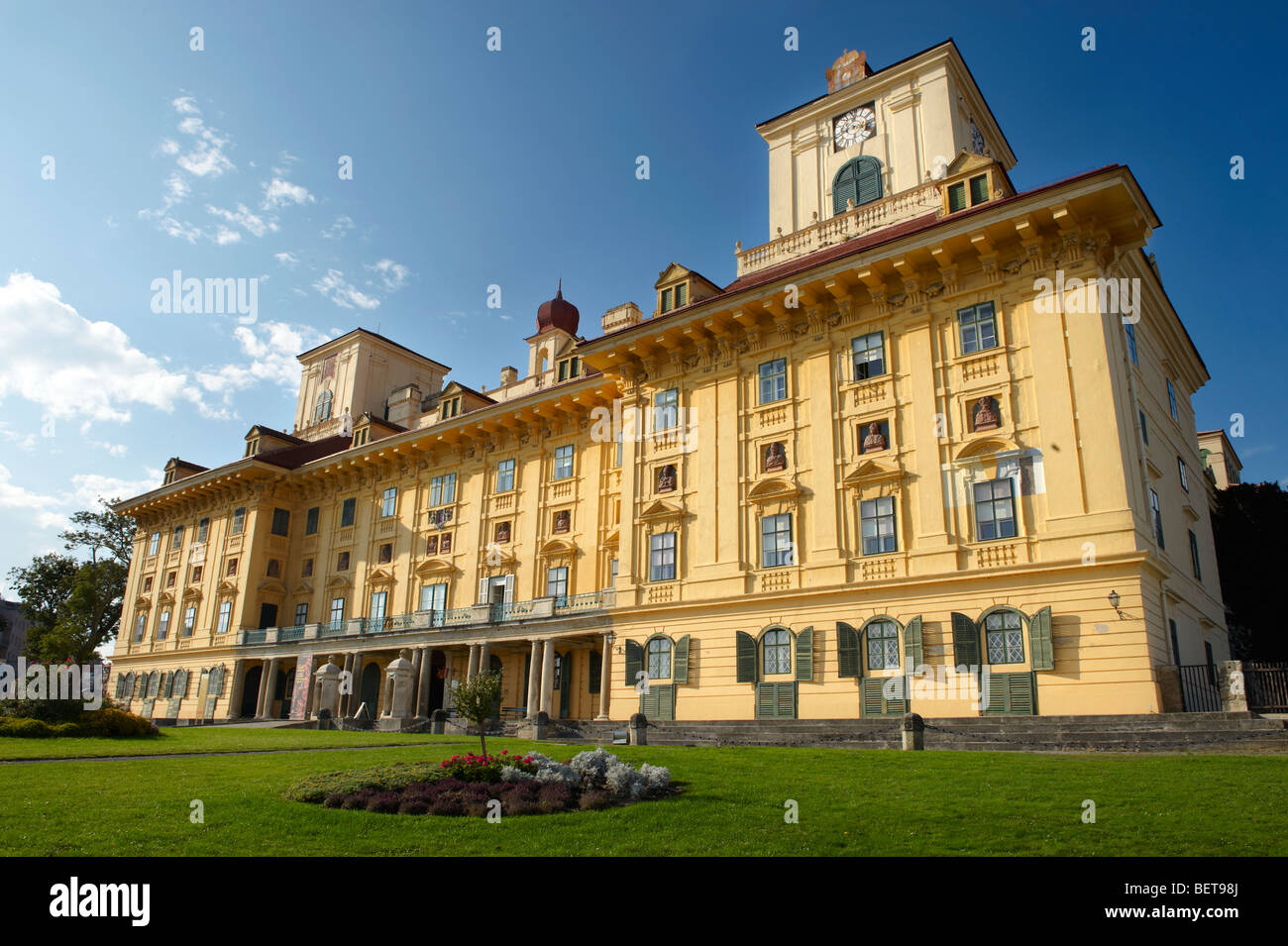 Esterhazy Chateaux ( Esterházy Kastélz ), Eisenstadt (Kismarton), Österreich . Das Esterházy-Schloss in Eisenstadt ist eines der schönsten Barockpaläste Stockfoto