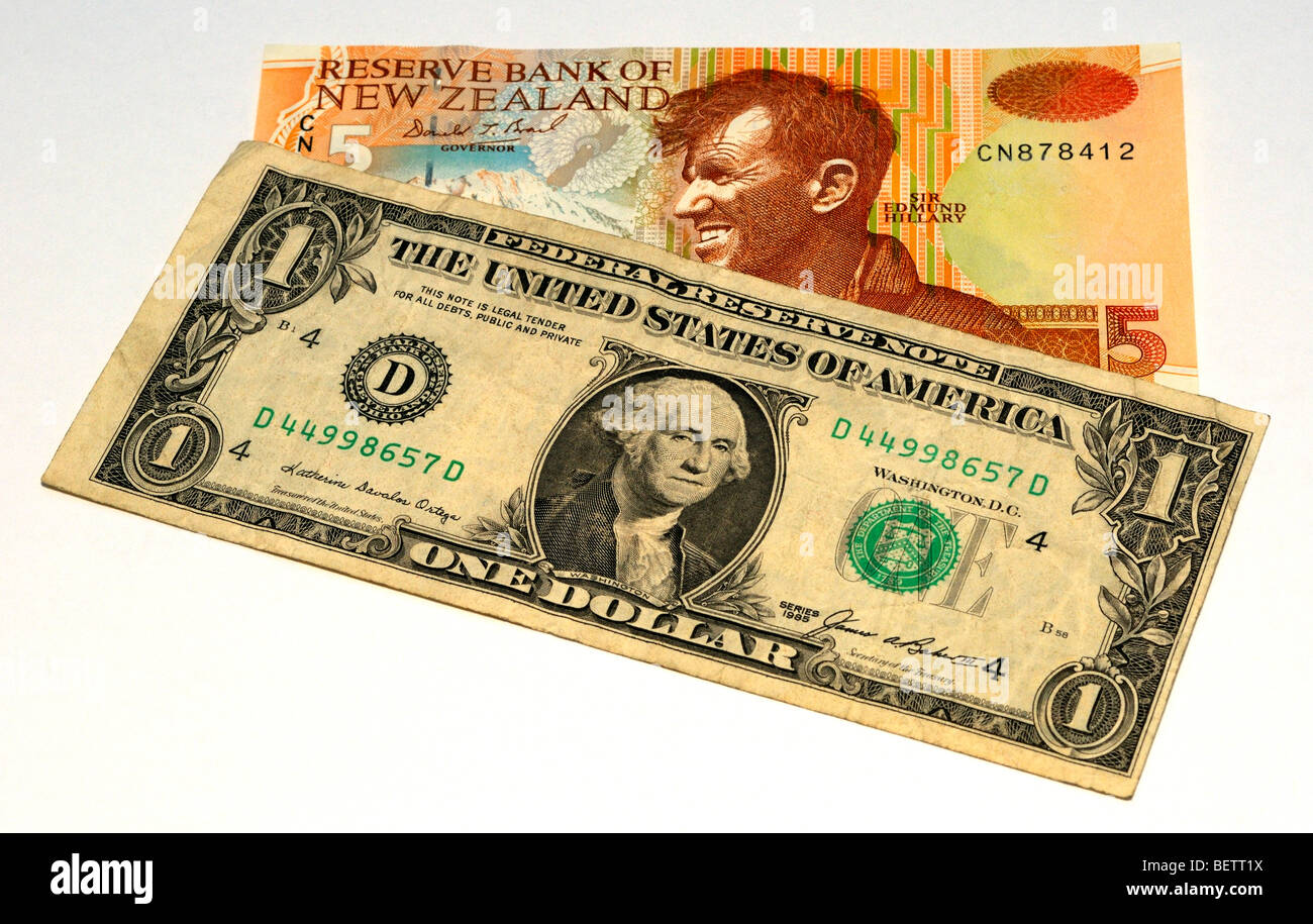 US-Dollar und Neuseeland-Dollar-Banknoten. Stockfoto