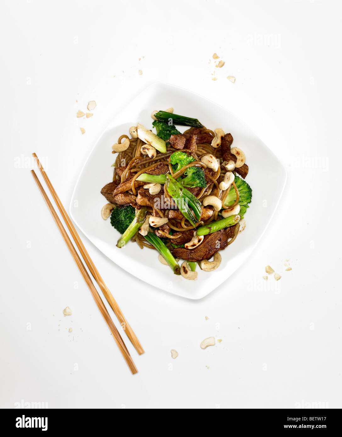 Huhn Cashew unter Rühren braten, mariniert in Tamarind paste, Sojasauce, Knoblauch und Zitronensaft. Stockfoto