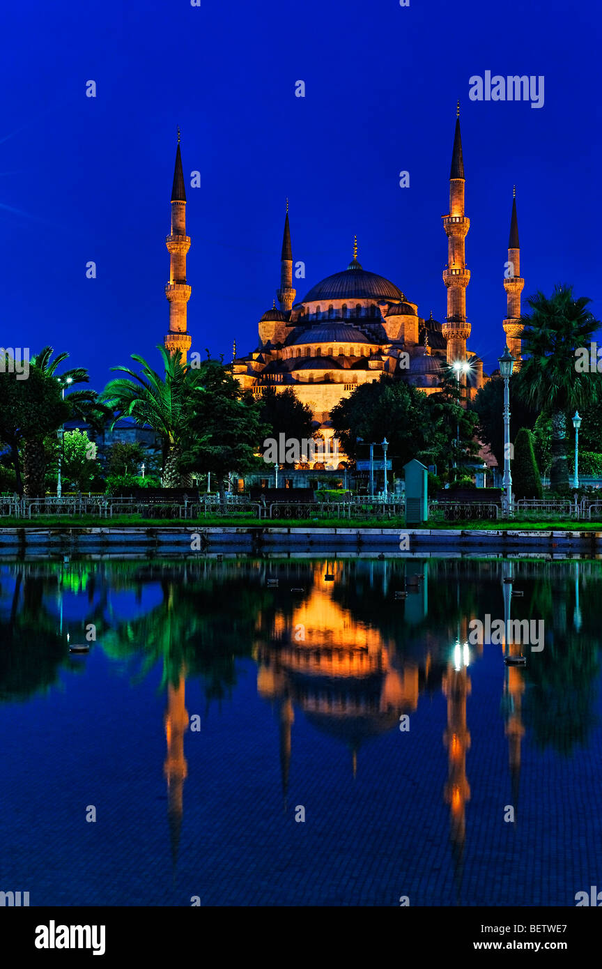 Blaue Moschee Istanbuls in der Nacht Stockfoto