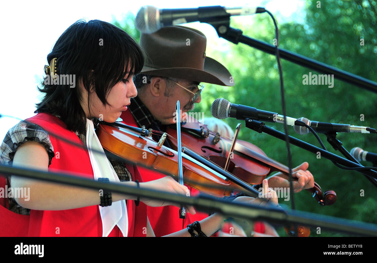 Süd-Arizona alte Zeit Fiddlers führen am Tucson treffen Sie sich, ein Multi-Kulti-fest in Tucson, Arizona, USA. Stockfoto