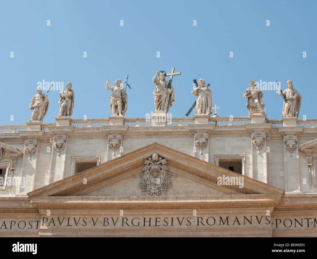 Statuen von Jesus und den Heiligen auf St. Peter Basilika, Vatikanstadt, Rom, Italien Stockfoto