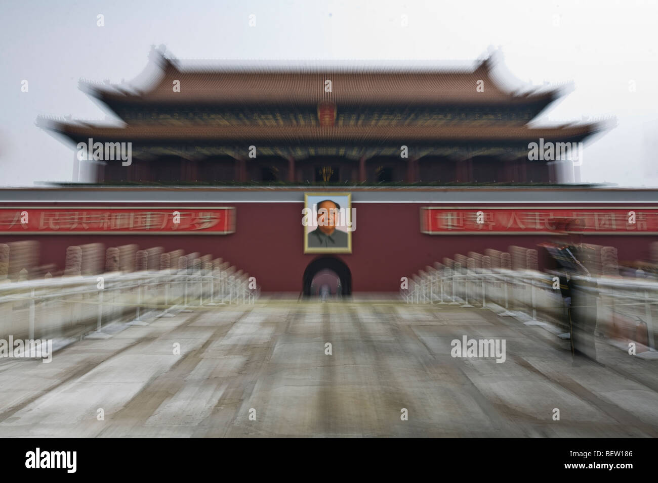 Mao Porträt am Eingang zur verbotenen Stadt Peking China Stockfoto