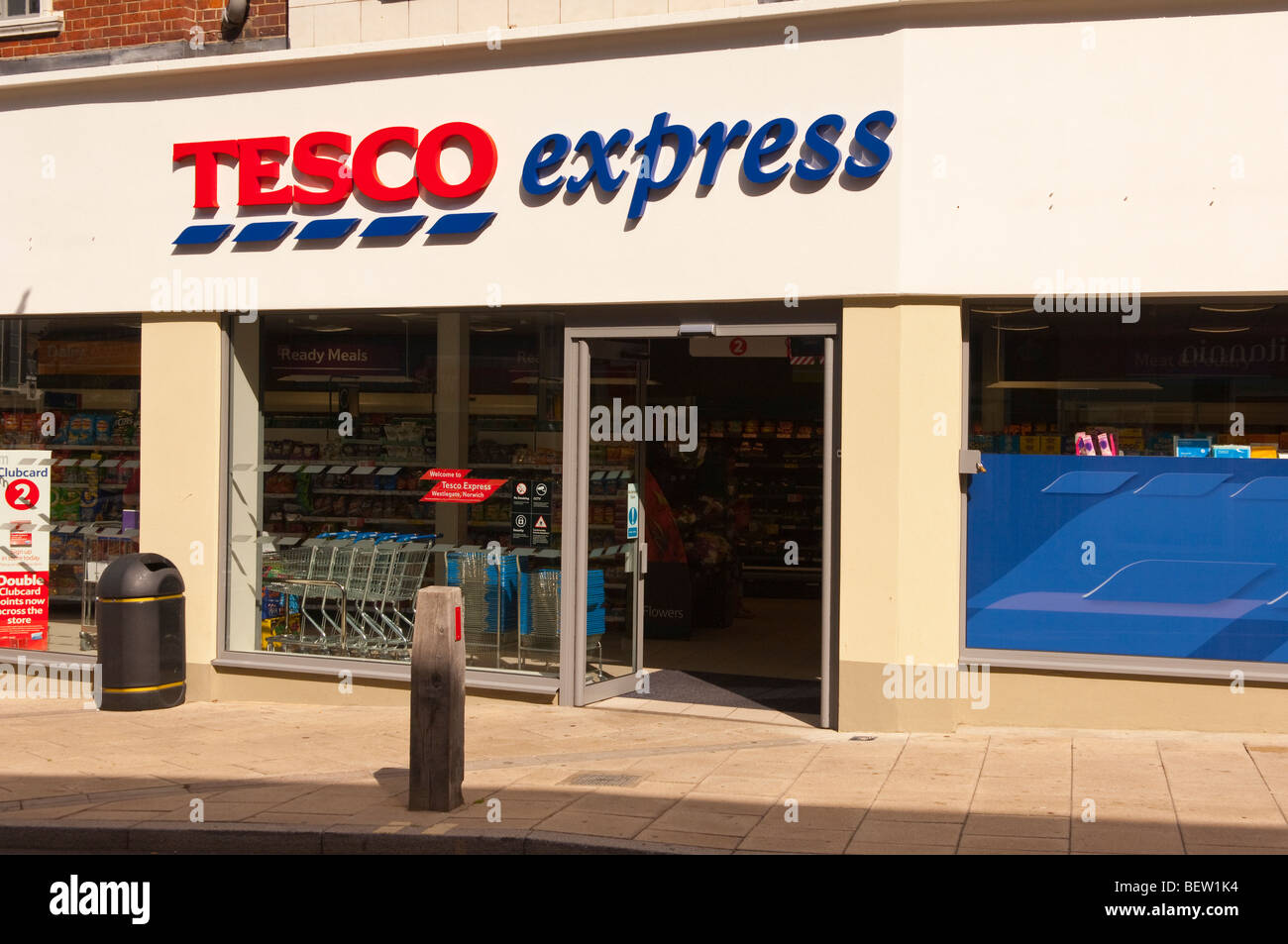 Tesco express Shop speichern in Norwich, Norfolk, Großbritannien Stockfoto