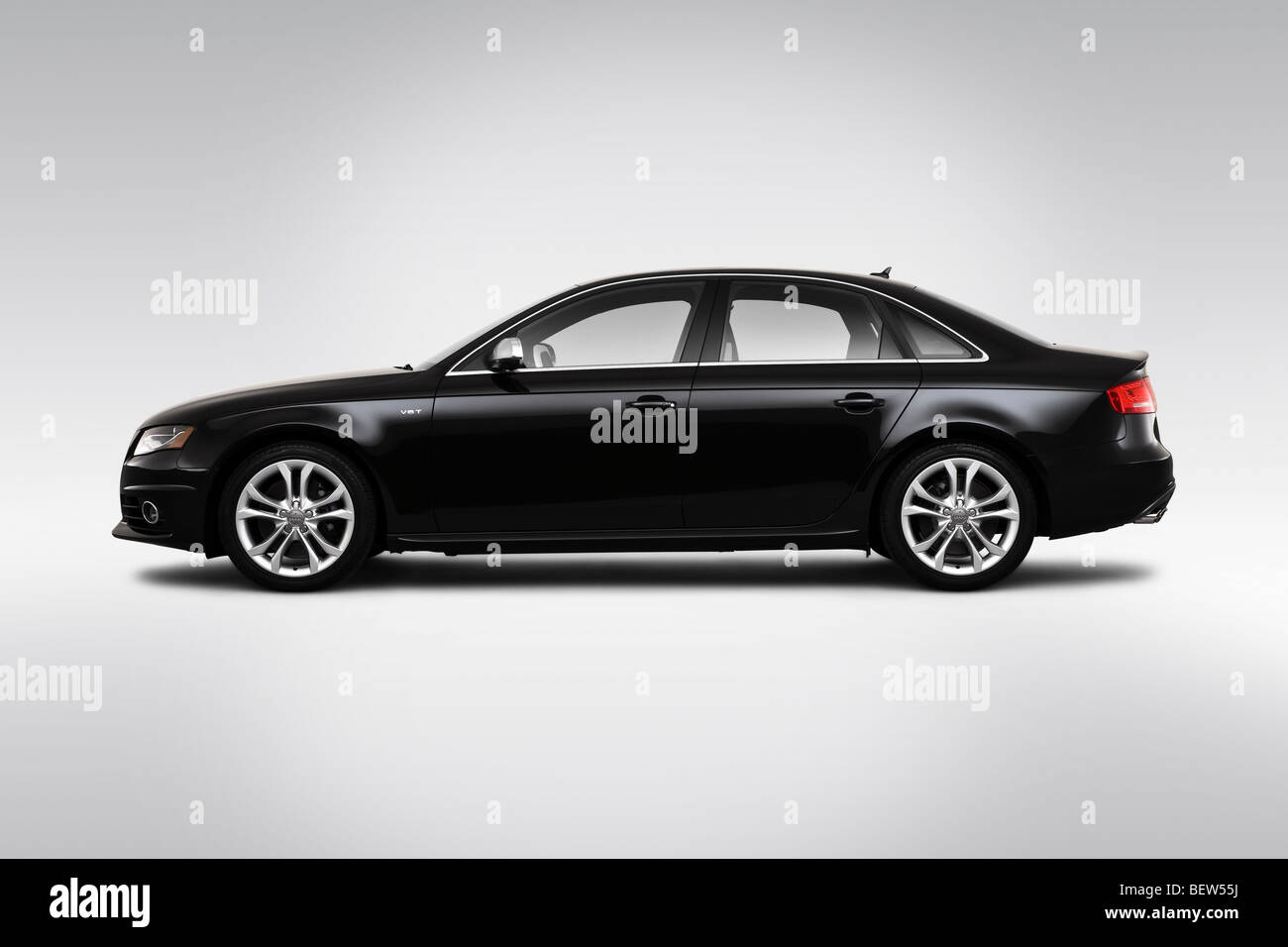 2010 Audi S4 V6 Kompressor in schwarz - Treiber Seitenprofil Stockfoto