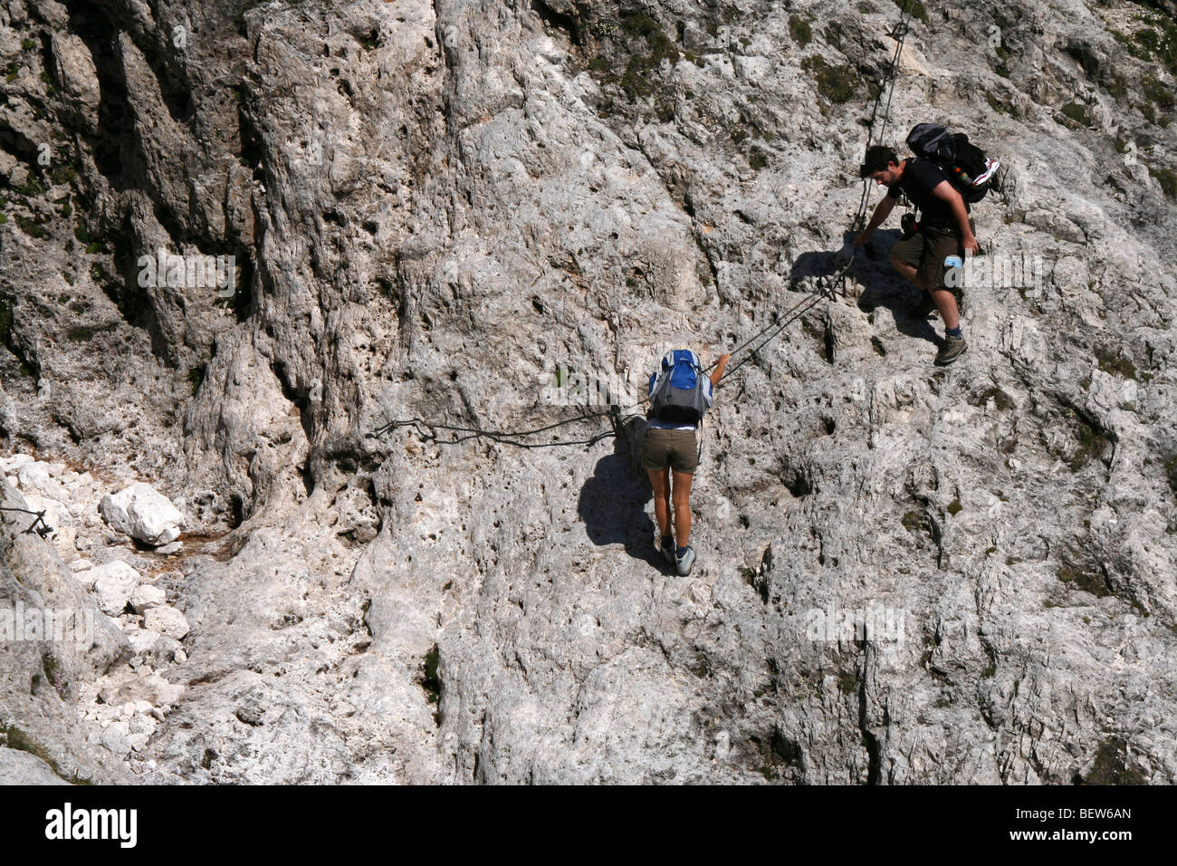 Wanderer auf aided Klettersteig in Pale di San Martino Park, italienischen Dolomiten Sommer Stockfoto