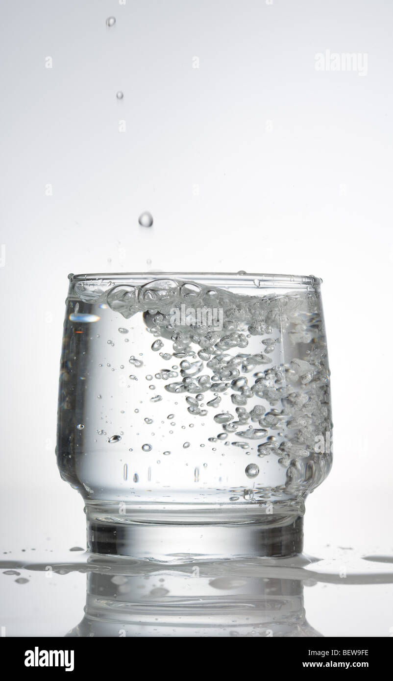 stilles Wasser in ein Glas, Nahaufnahme Stockfoto