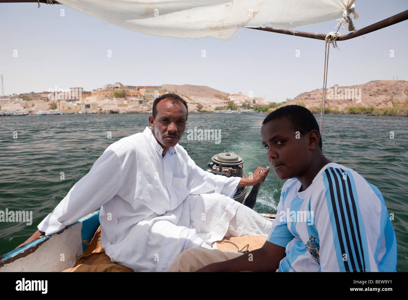 Kapitän der Nil Feluke, Assuan, Ägypten Stockfoto