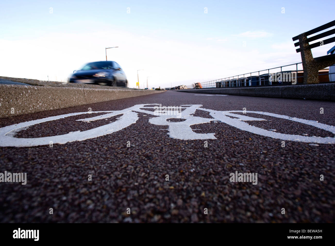 Radweg neben der Strandpromenade Shoeburyness, Southend on Sea, Essex Stockfoto