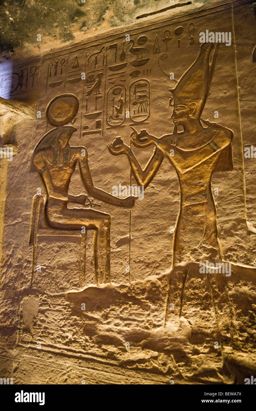 Relief in kleine Hathor-Tempel der Nefertari, Abu Simbel, Ägypten Stockfoto