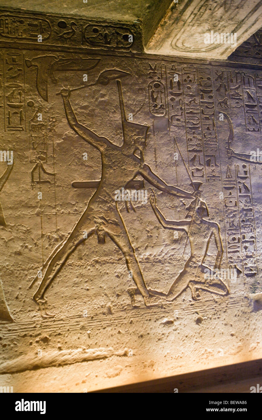 Relief in kleine Hathor-Tempel der Nefertari, Abu Simbel, Ägypten Stockfoto