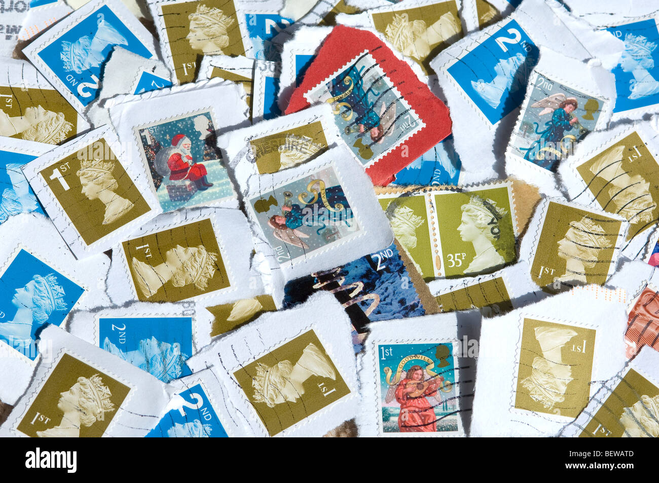 Nahaufnahme der gebrauchten britischen Briefmarke England Vereinigtes Königreich Großbritannien Großbritannien GB Stockfoto