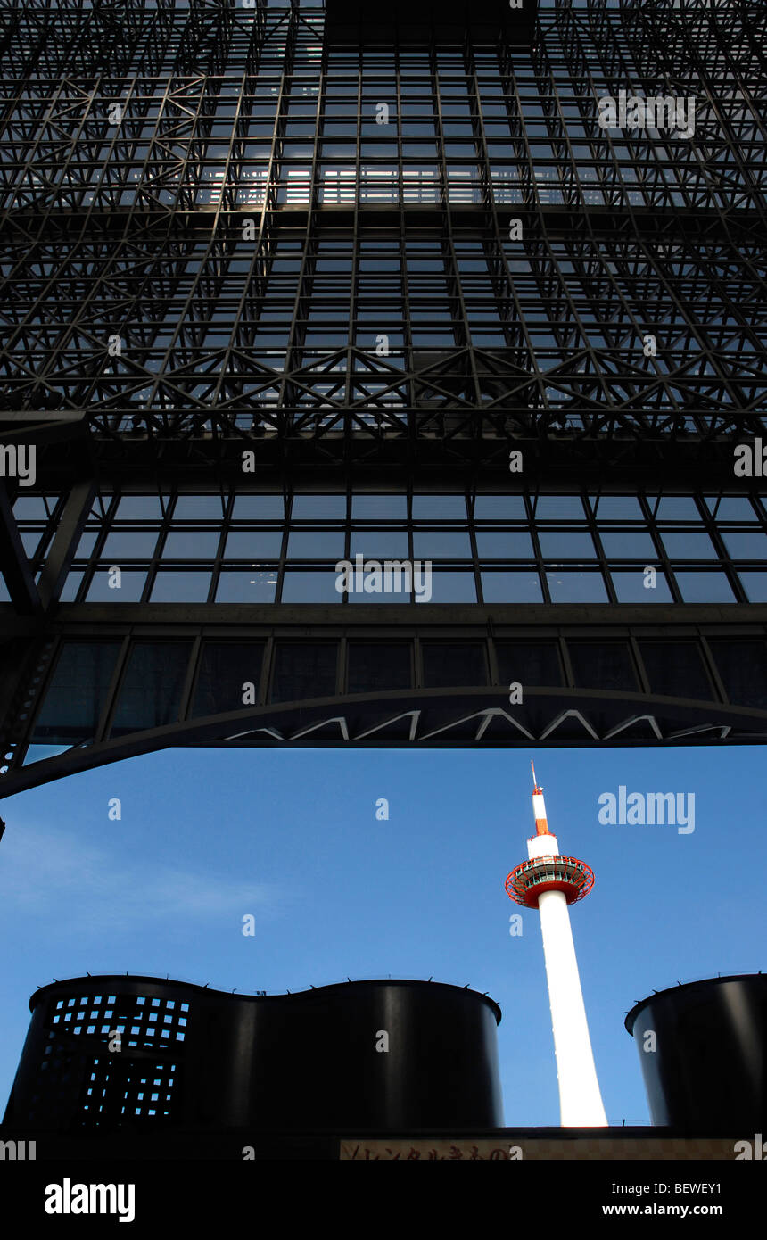 Kyoto Tower In Kyoto, Japan Stockfoto