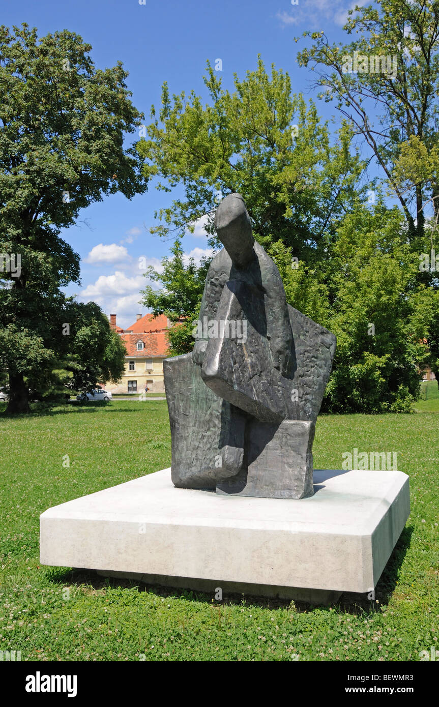 Karlovac, Kroatien. Moderne Bronzestatue (1972 von Kosta Angel Radovani) von Vjekoslav Karas (kroatischer Maler; 1821-1858) Stockfoto