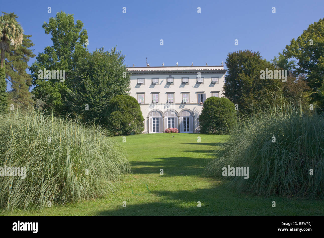 Neoklassizistische Villa Grabau in der Nähe von Lucca, Toskana, Italien Stockfoto
