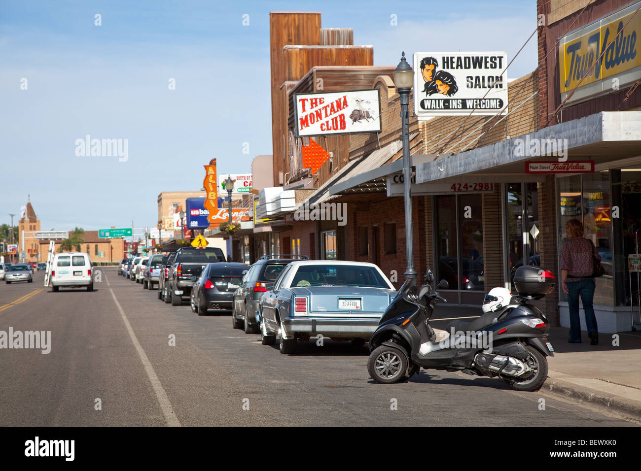 Piaggio MP3 geparkt auf der Main Street, Shelby, Montana USA