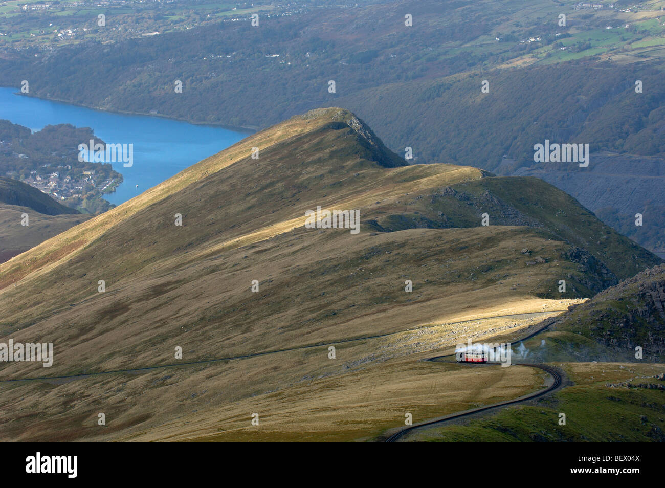 Dampfzug, Mount Snowdon, Snowdonia-Nationalpark, Gwynedd, Wales, Vereinigtes Königreich. Stockfoto