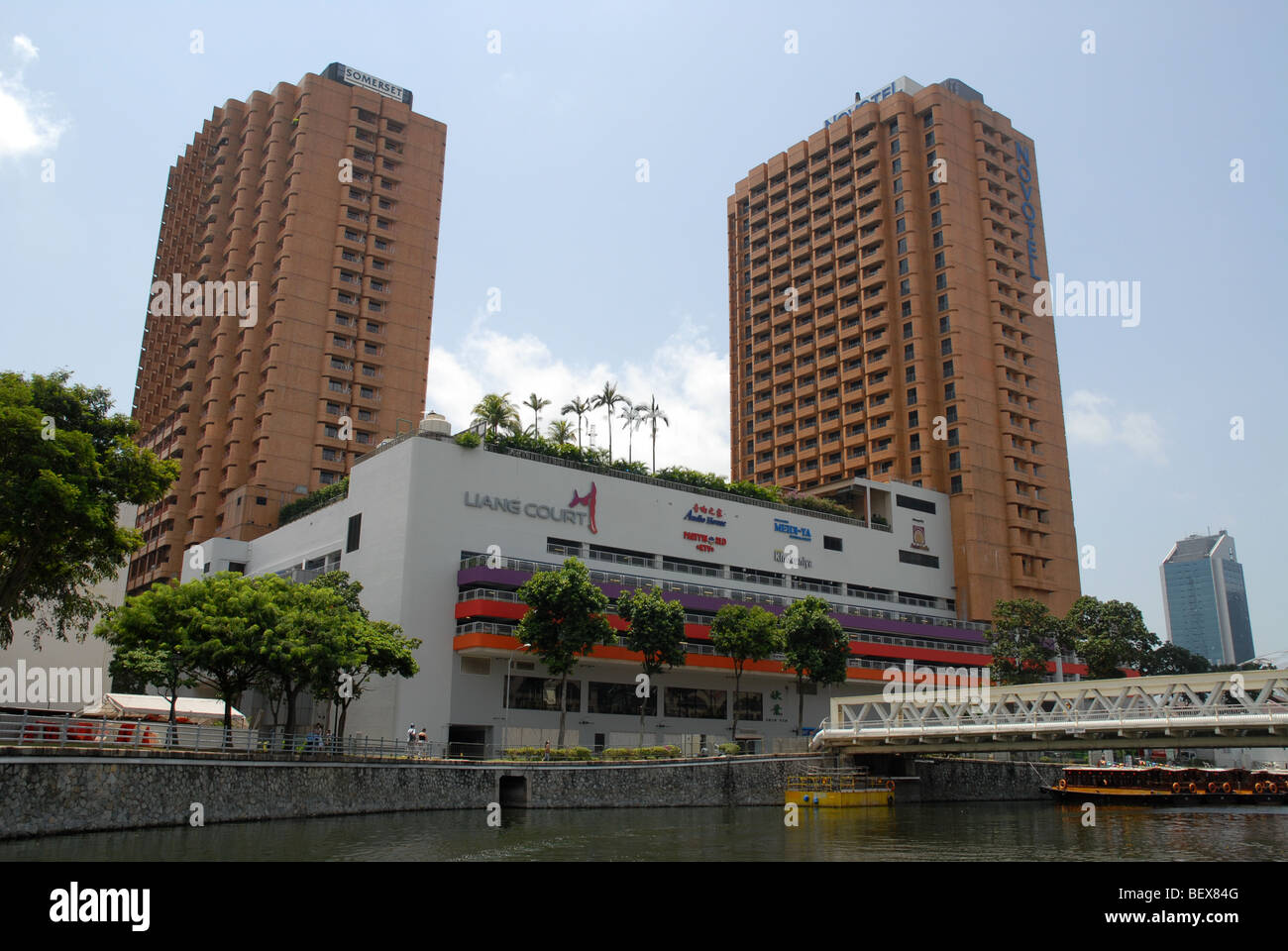 Liang Court und Novotel Clarke Quay, Singapur Stockfoto