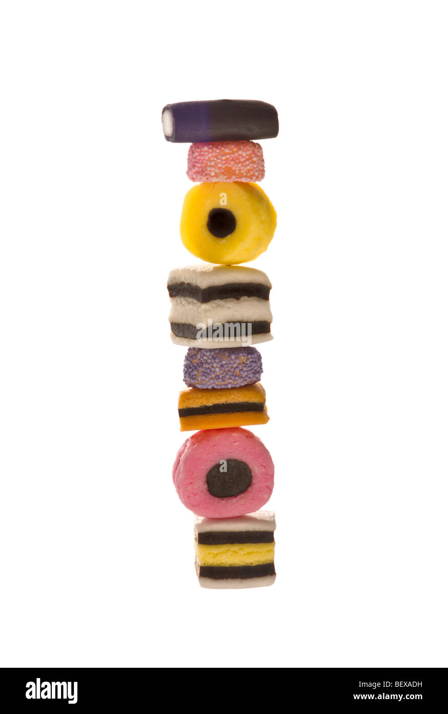 Liquorice Allsorts Candy auf weißem Hintergrund. Stockfoto