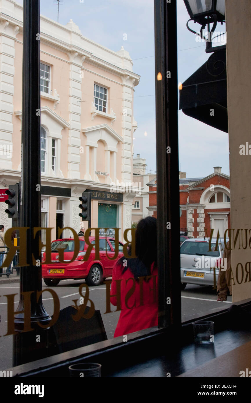 Greenwich Street aus der Kneipe, London UK. Stockfoto