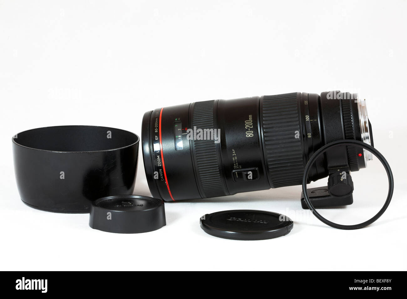 Kameraobjektiv. Canon 80-200 L Teleobjektiv Autofokus Zoom Objektiv und Zubehör Stockfoto