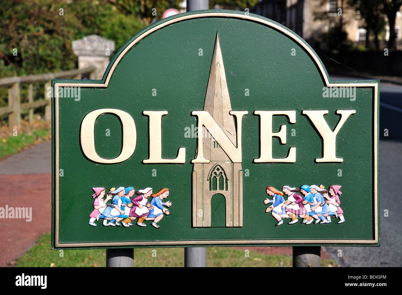 Schild am Ortseingang, High Street South, Olney, Buckinghamshire, England, Vereinigtes Königreich Stockfoto