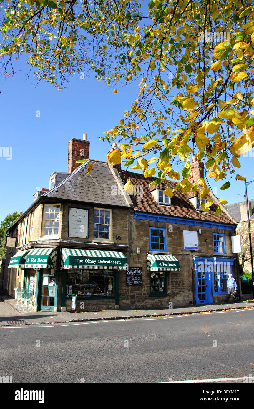 Olney Feinkost & Cafe, High Street, Olney, Buckinghamshire, England, Vereinigtes Königreich Stockfoto