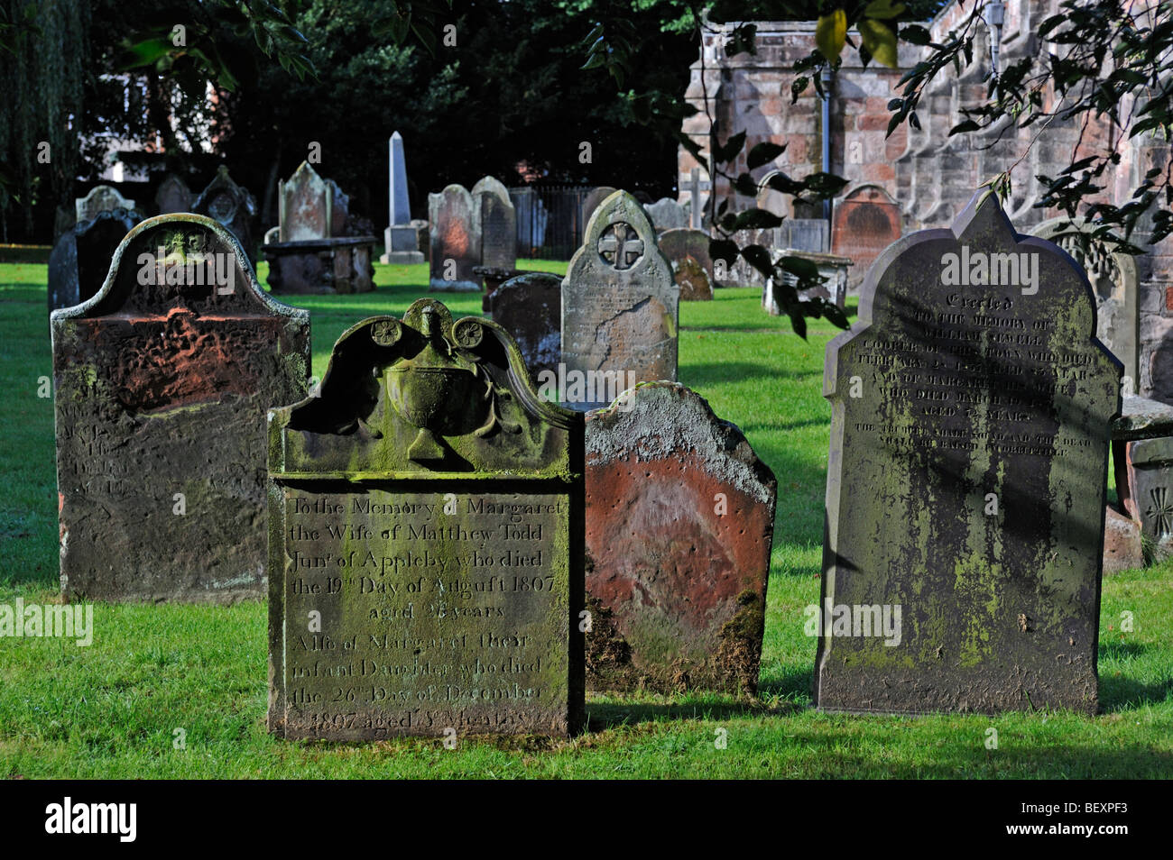 19. Jahrhundert Grabsteine. Kirche des Heiligen Laurentius, Appleby in Westmorland, Cumbria, England, Vereinigtes Königreich, Europa Stockfoto