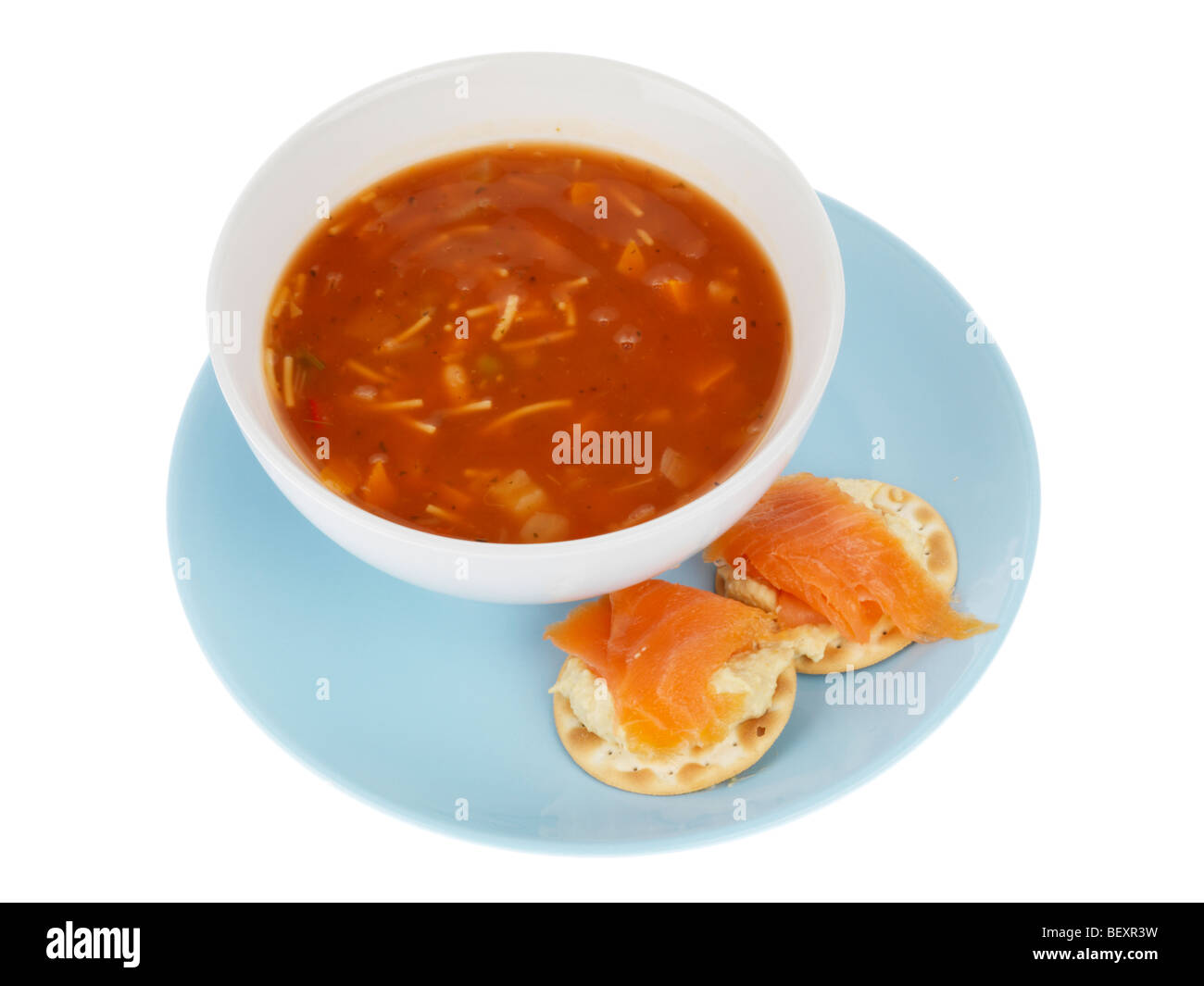 Minestrone-Suppe mit Wasser Kekse Stockfoto