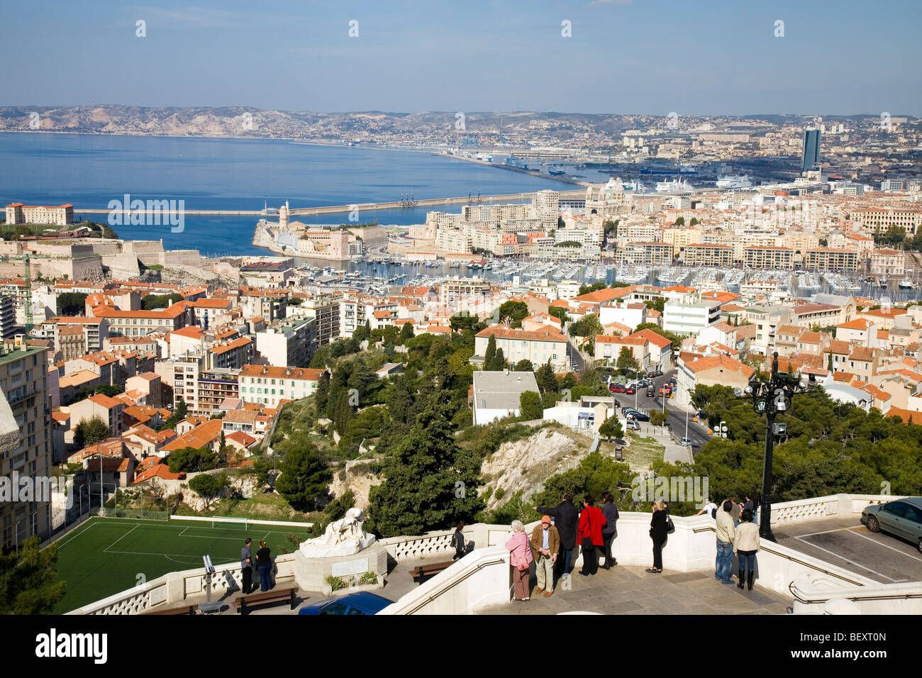 Den kommerziellen Hafen von Marseille Südfrankreich Stockfoto