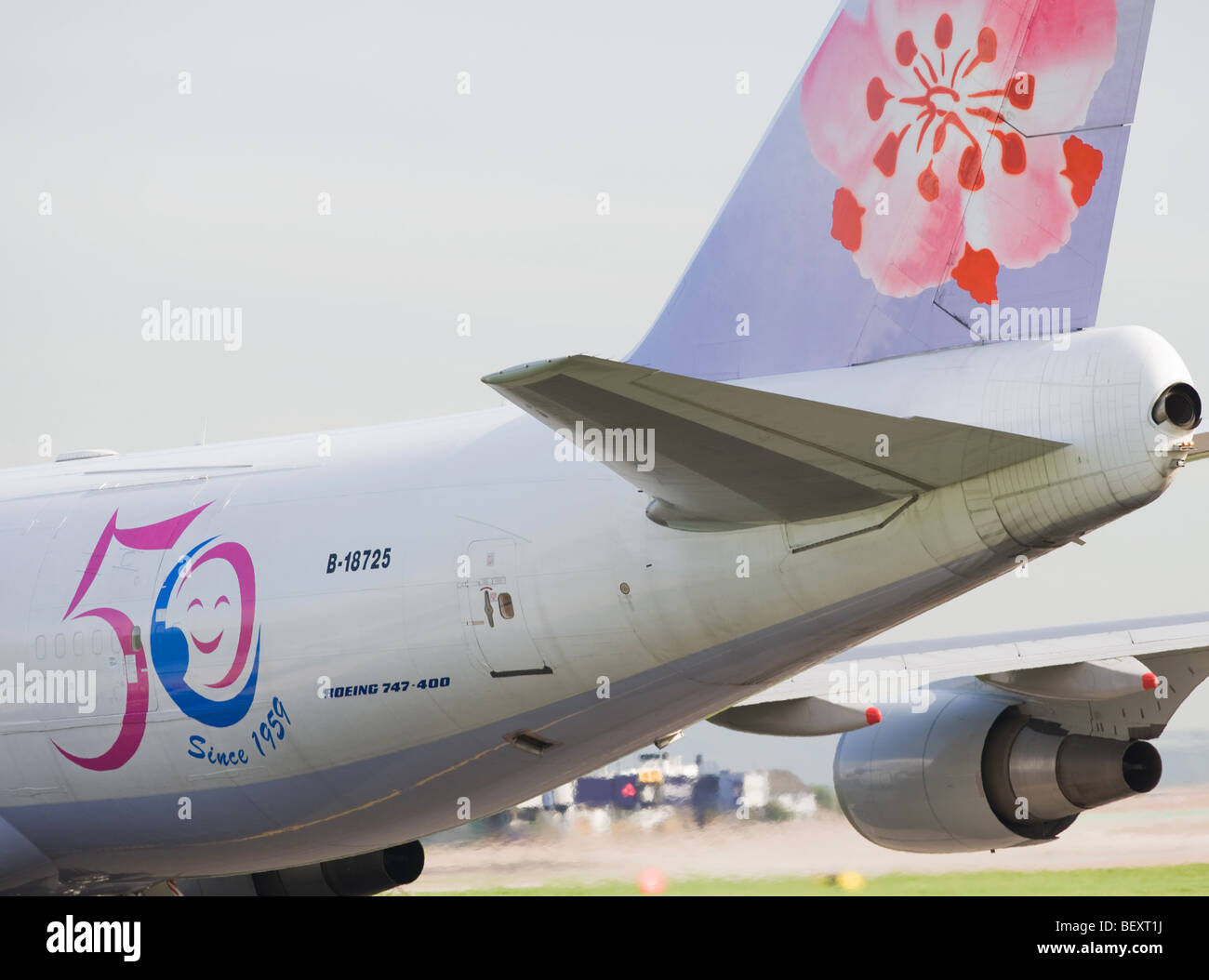Die Plum Blossom BlumenDesign am Heck des China Airlines Boeing 747