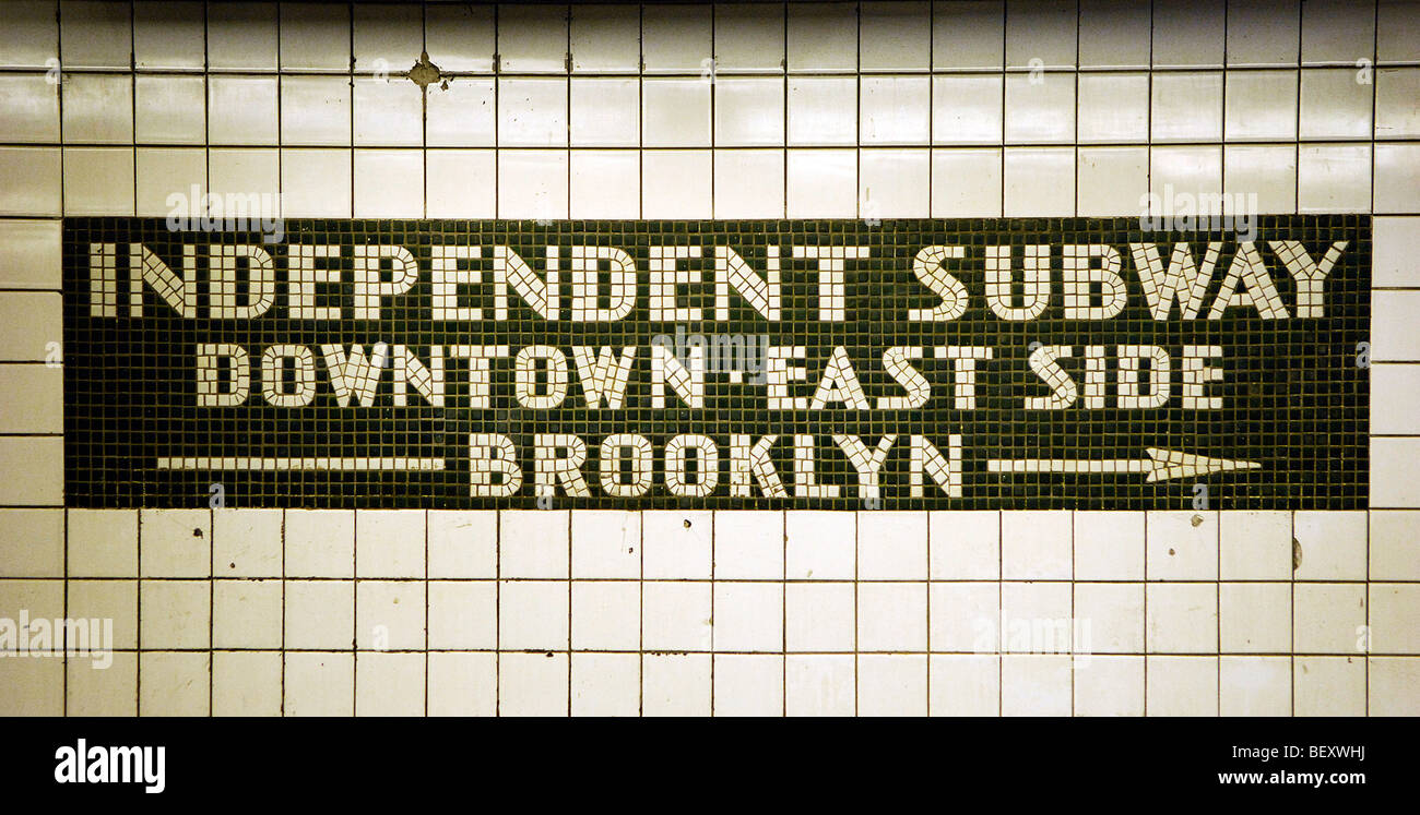 Vintage Mosaikfliese Zeichen auf der New Yorker u-Bahn-System. Stockfoto