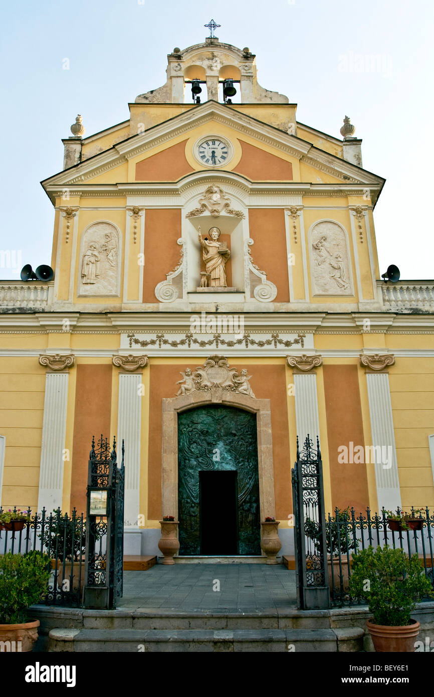 Kirche St. Domenico, zentralen Platz von Marina di Camerota, Nationalpark Cilento und Vallo di Diano, Salerno, Kampanien Stockfoto