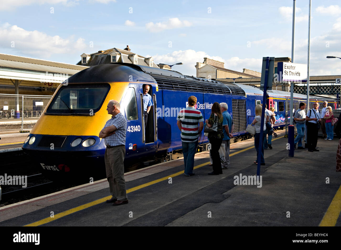 Great West trainiert HST in Exeter Str. Davids Bahnhof, Exeter, Devon. Stockfoto