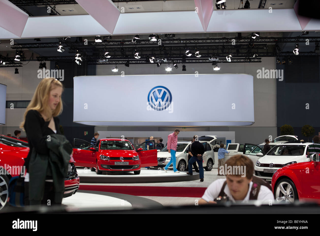 Polo BlueMotion gilt bei Automobil-Ausstellung der Volkswagen AG in Hamburg, Deutschland. Stockfoto