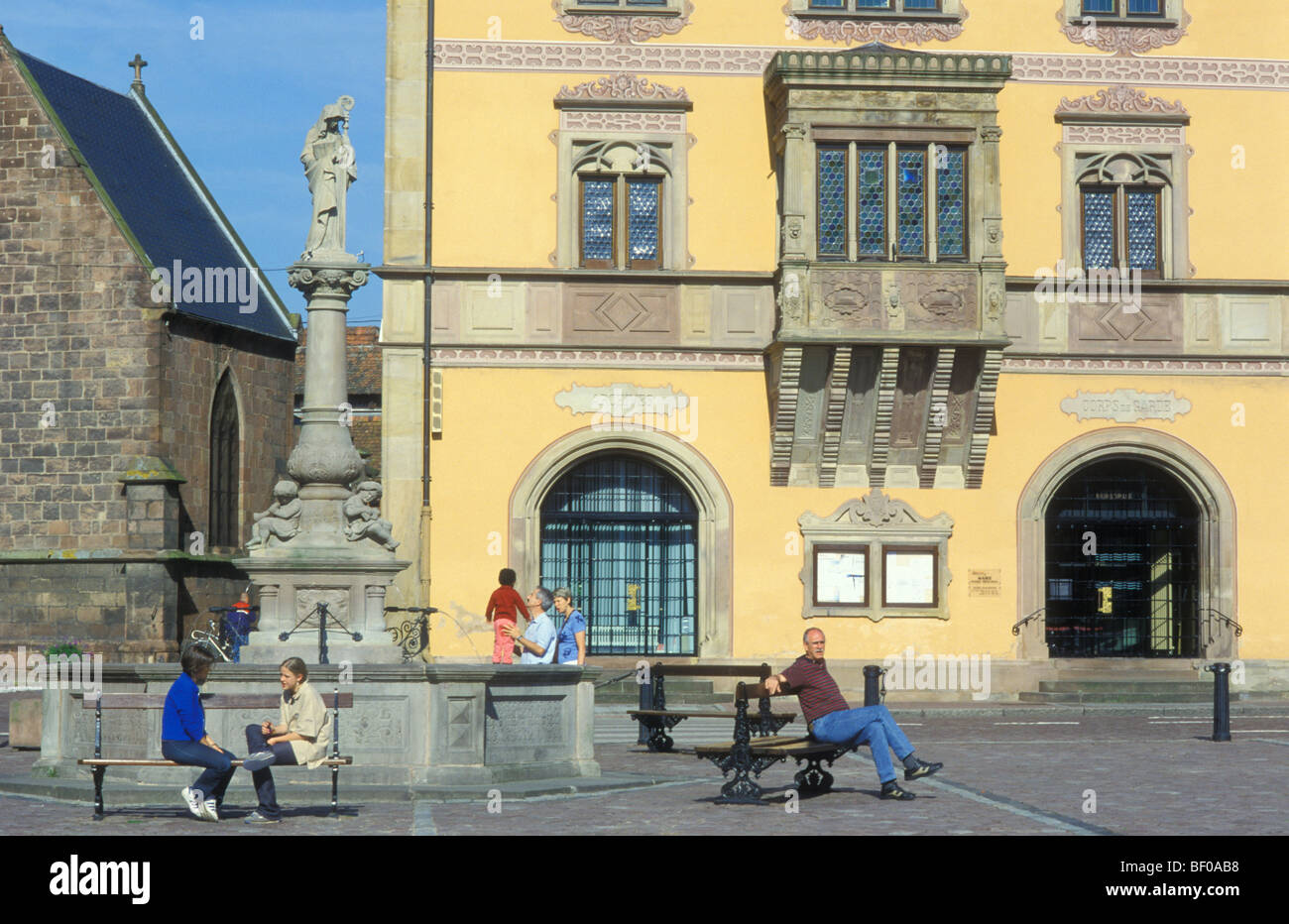 Brunnen, Rathaus, Obernai, Elsass, Frankreich Stockfoto
