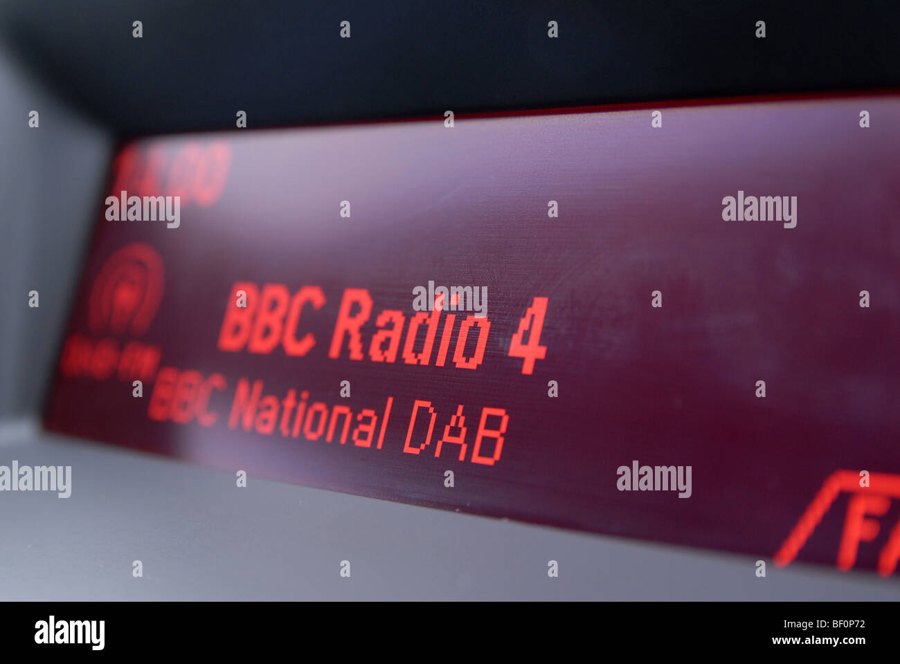 Ein Auto-Radio-Display - mit BBC Radio 4 Stockfoto