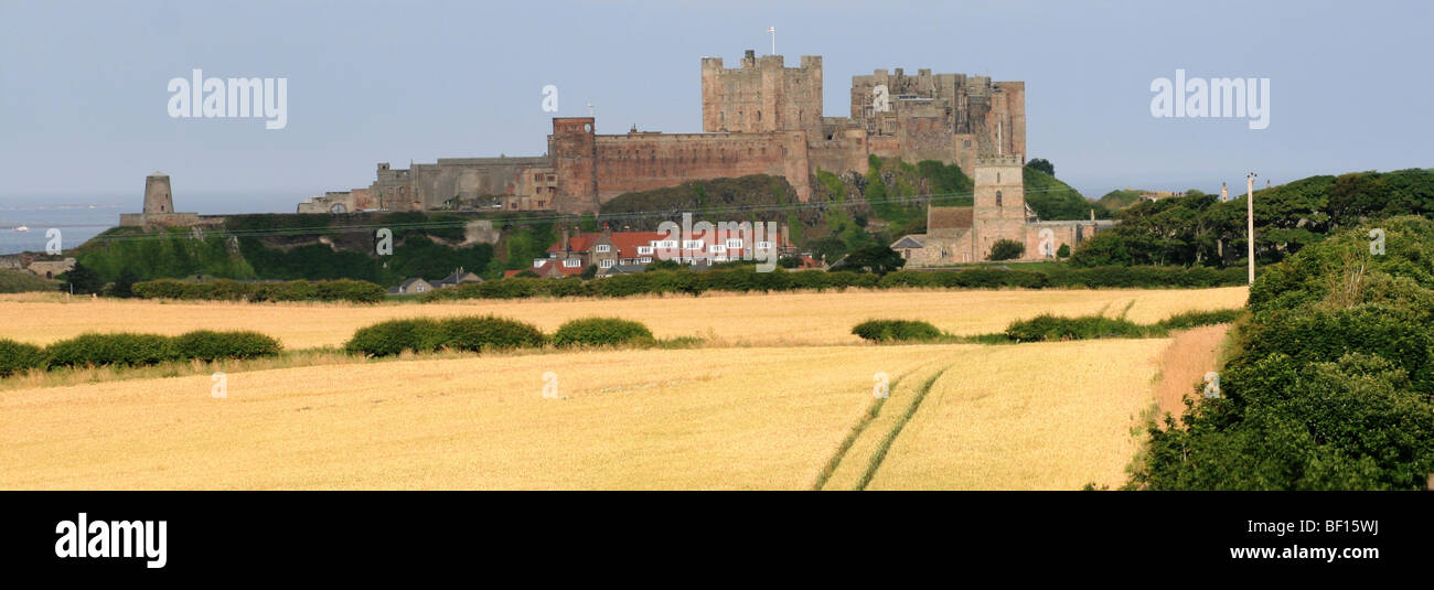 Bamburgh Castle in Northumberland Dorf Bamburgh Stockfoto